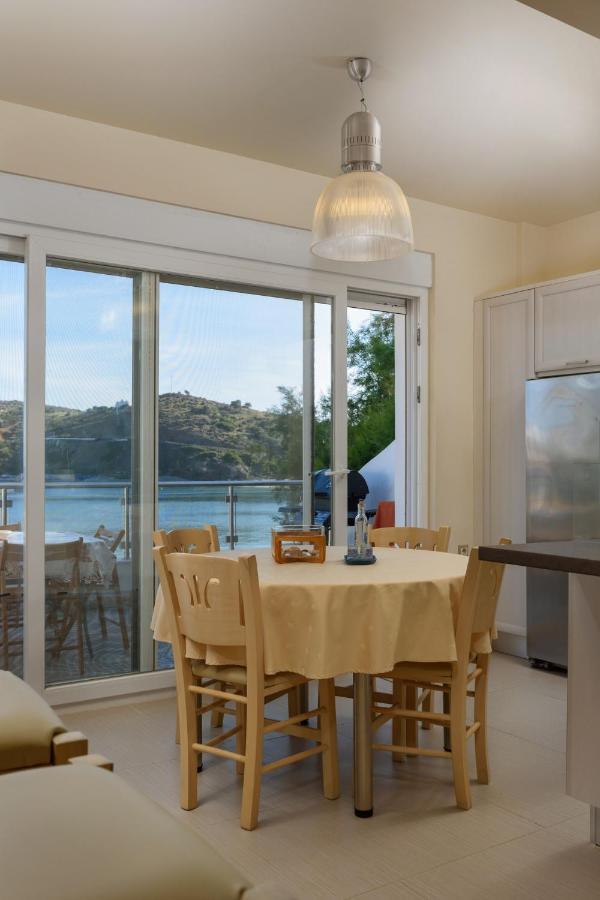 Beach Front Condo South Crete 칼로이 리메네스 외부 사진
