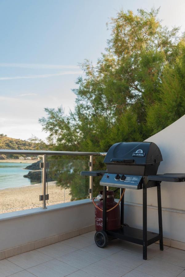 Beach Front Condo South Crete 칼로이 리메네스 외부 사진
