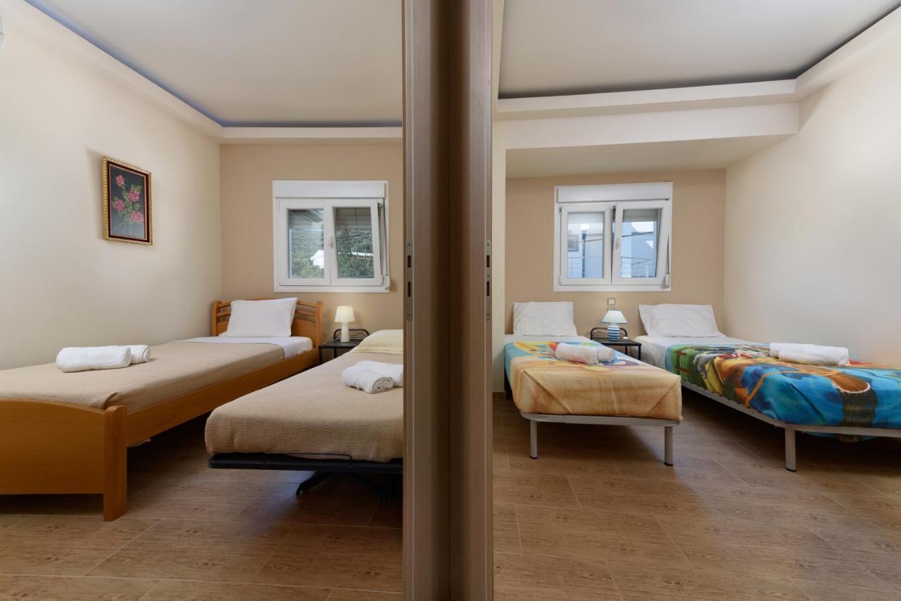 Beach Front Condo South Crete 칼로이 리메네스 외부 사진