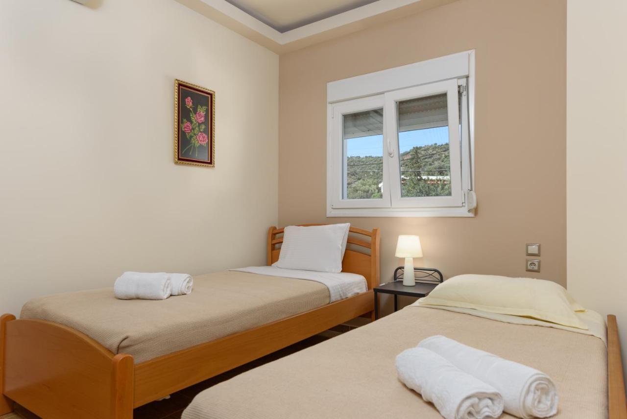 Beach Front Condo South Crete 칼로이 리메네스 외부 사진