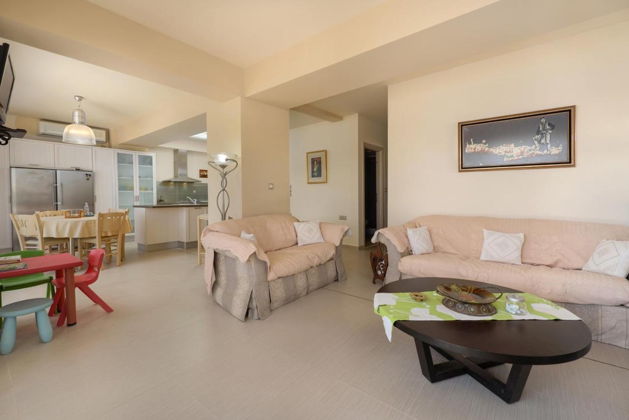 Beach Front Condo South Crete 칼로이 리메네스 외부 사진